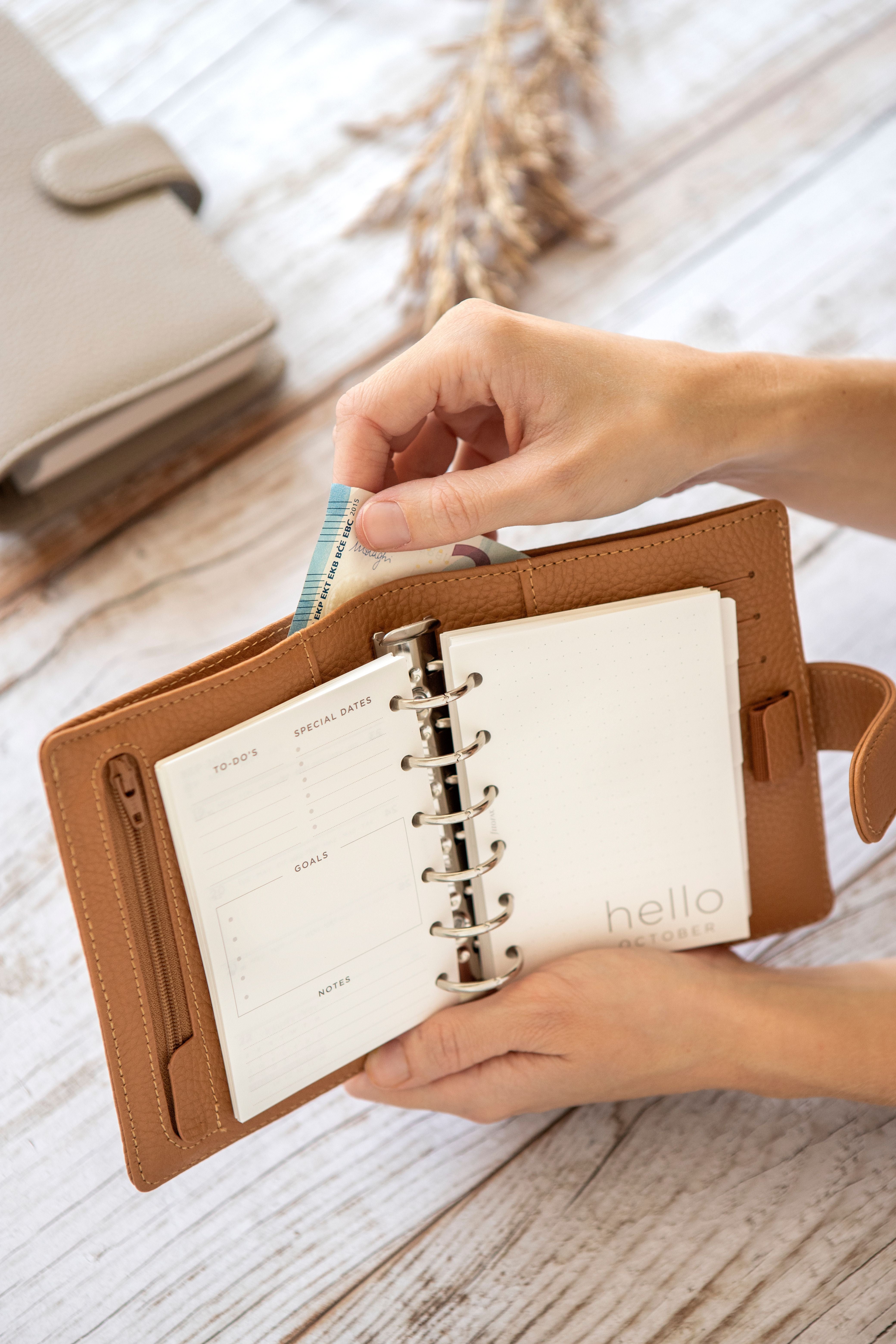 Køb ​Filofax Norfolk Almond Kalenderomslag hos Ofidan